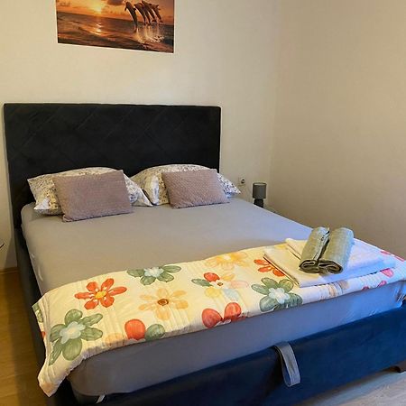 Apartmani Marija Povljana Eksteriør bilde
